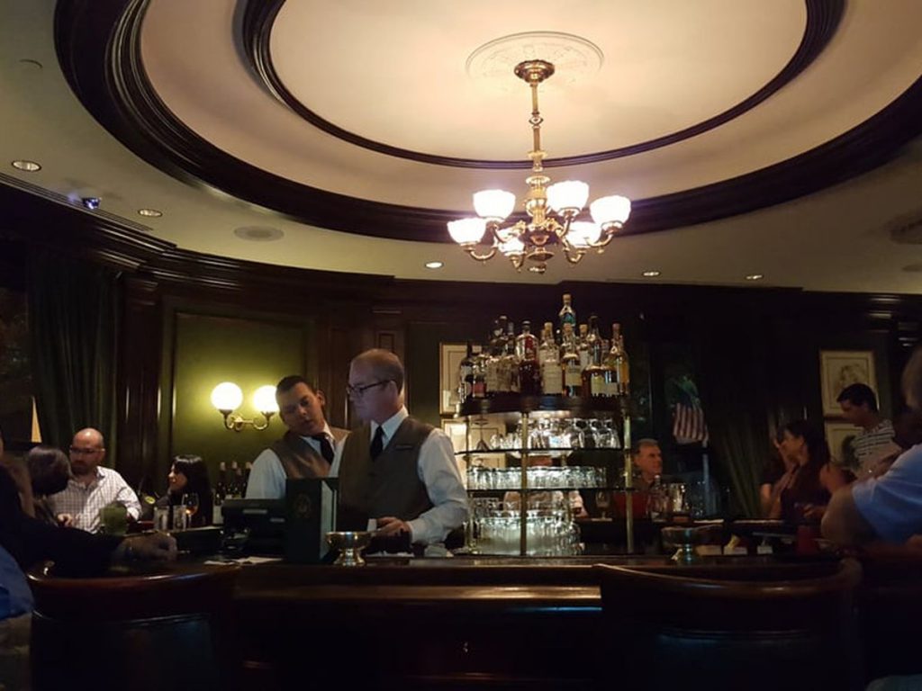 END YOUR DAY WITH A COCKTAIL AT THE WILLARD HOTEL